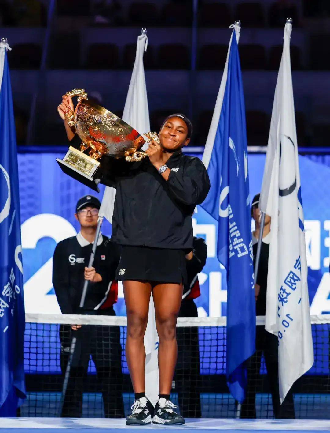 而曼联则借 而曼联则借