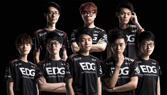 反哺投手执 反哺投手执